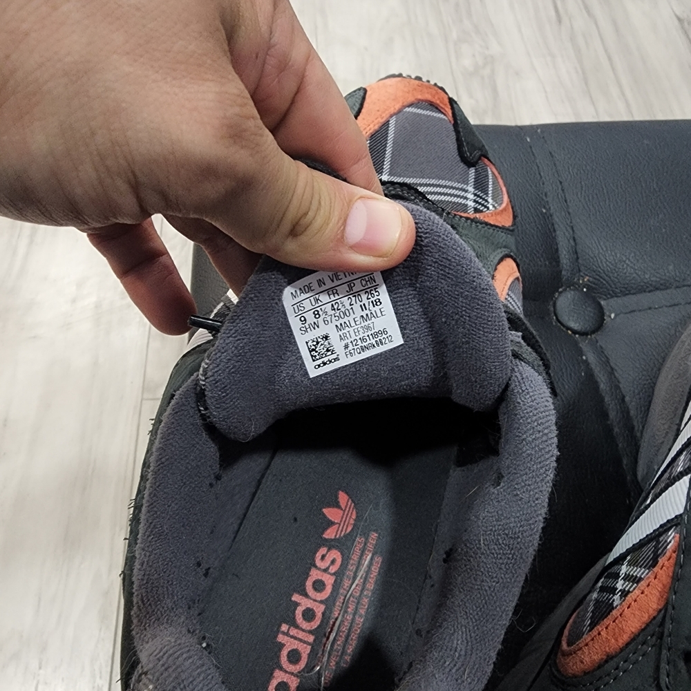Adidas - Picture 3 of 4